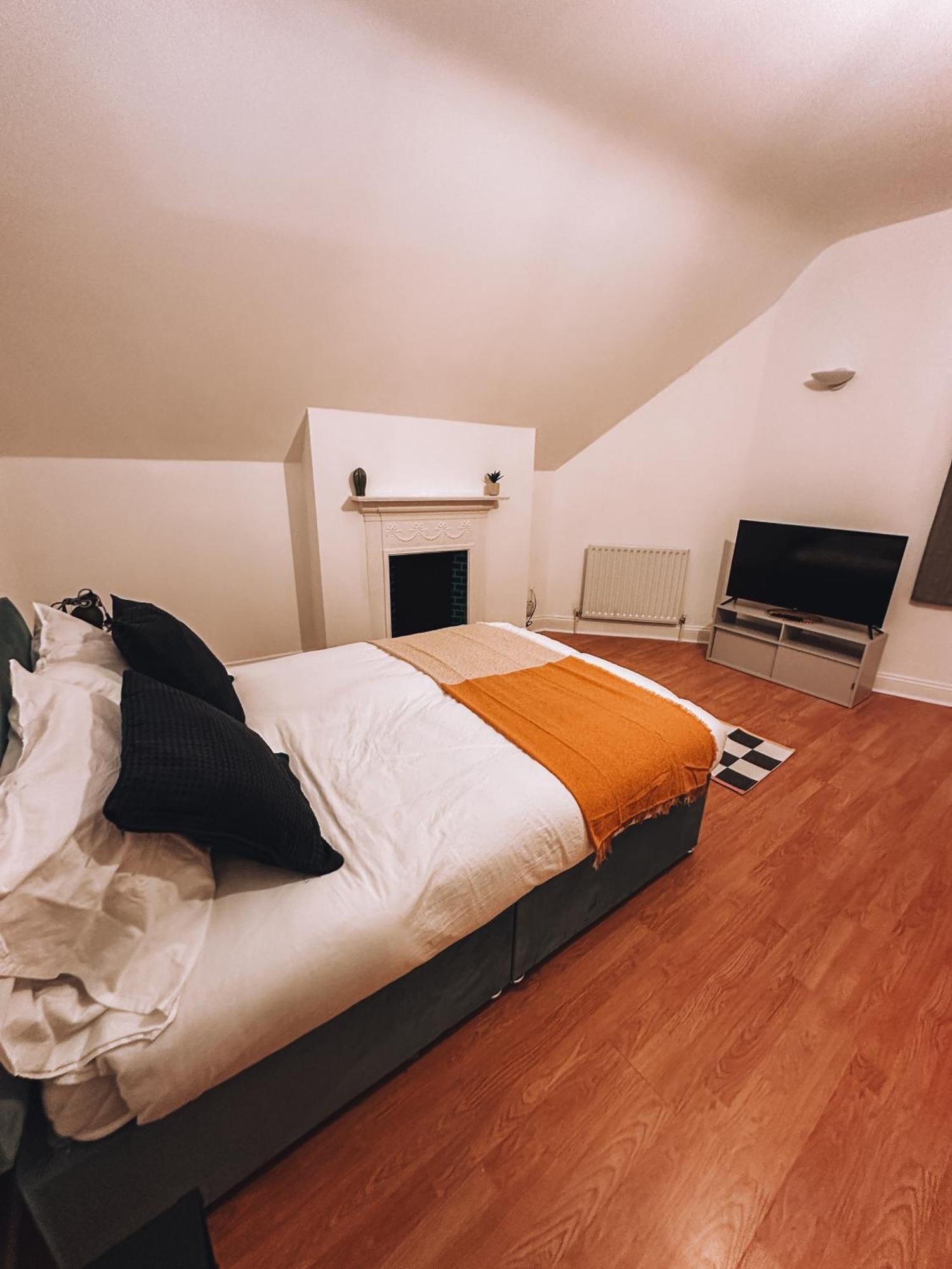 Spacious 3 Rooms In Tooting Лондон Экстерьер фото